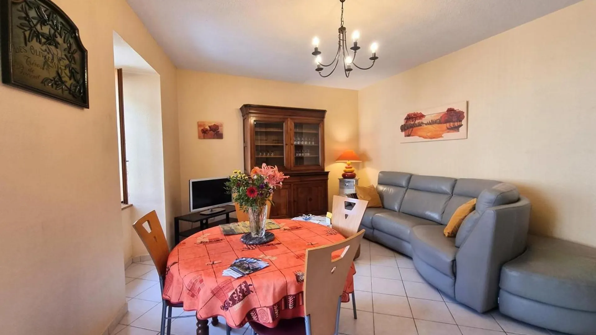 Gite Cosy Avec Cour Privee, 2 Chambres, Cuisine Equipee, Tv, Wifi - Saint-Germain-Laval - Fr-1-496-120